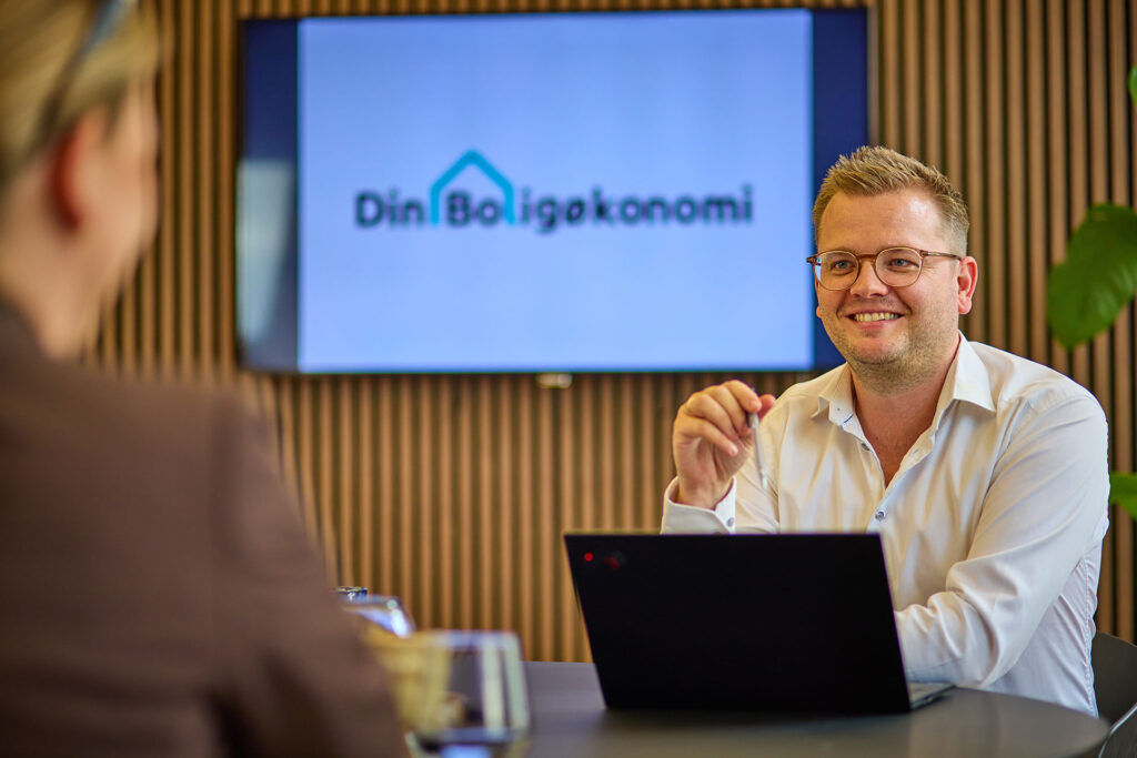 Din Boligøkonomi | Ulrik Rosenquist & Marc Graabeck